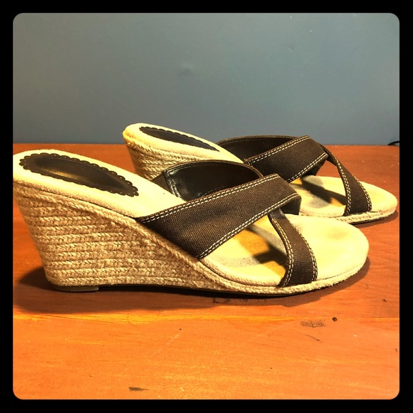 Ann Taylor loft wedge/sandal - Picture 1 of 3